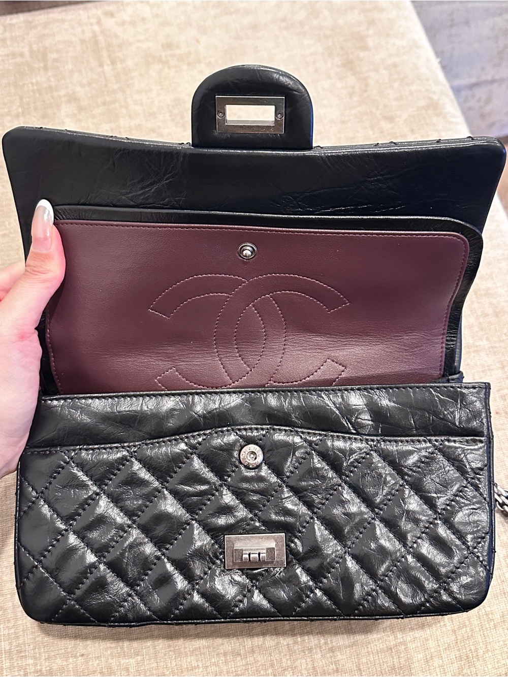 Classic Quilted Black Leather Shoulder Bag with Chain Strap - Picture 3 of 5